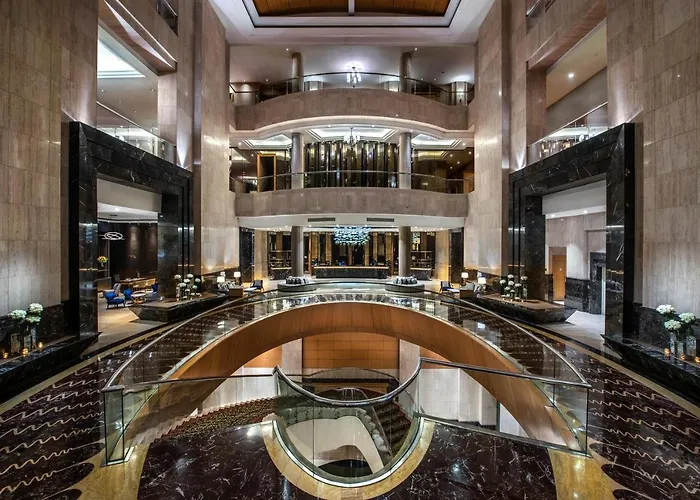 The Ritz-Carlton Jakarta, Mega Kuningan