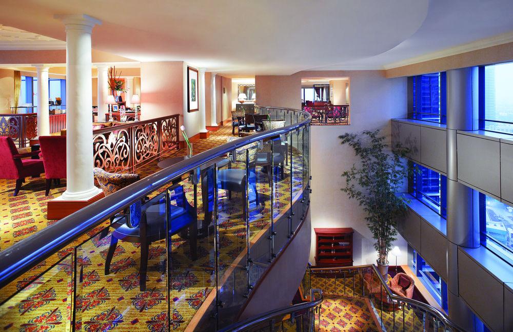 The Ritz-carlton Jakarta, Mega Kuningan