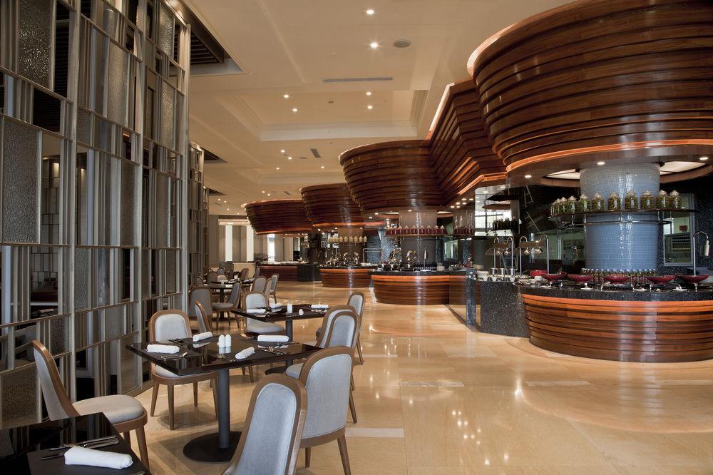 Hotel The Ritz-carlton Jakarta, Mega Kuningan