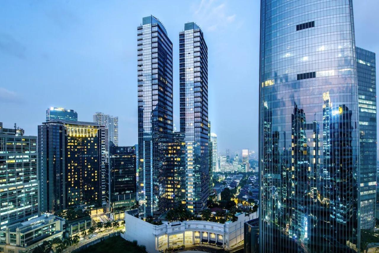 The Ritz-carlton Jakarta, Mega Kuningan Hotel 5*
