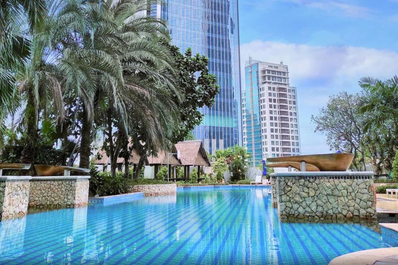 Hotel The Ritz-carlton Jakarta, Mega Kuningan