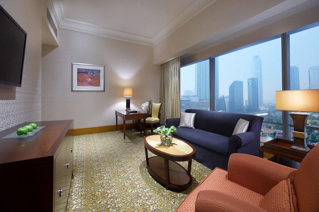 The Ritz-carlton Jakarta, Mega Kuningan