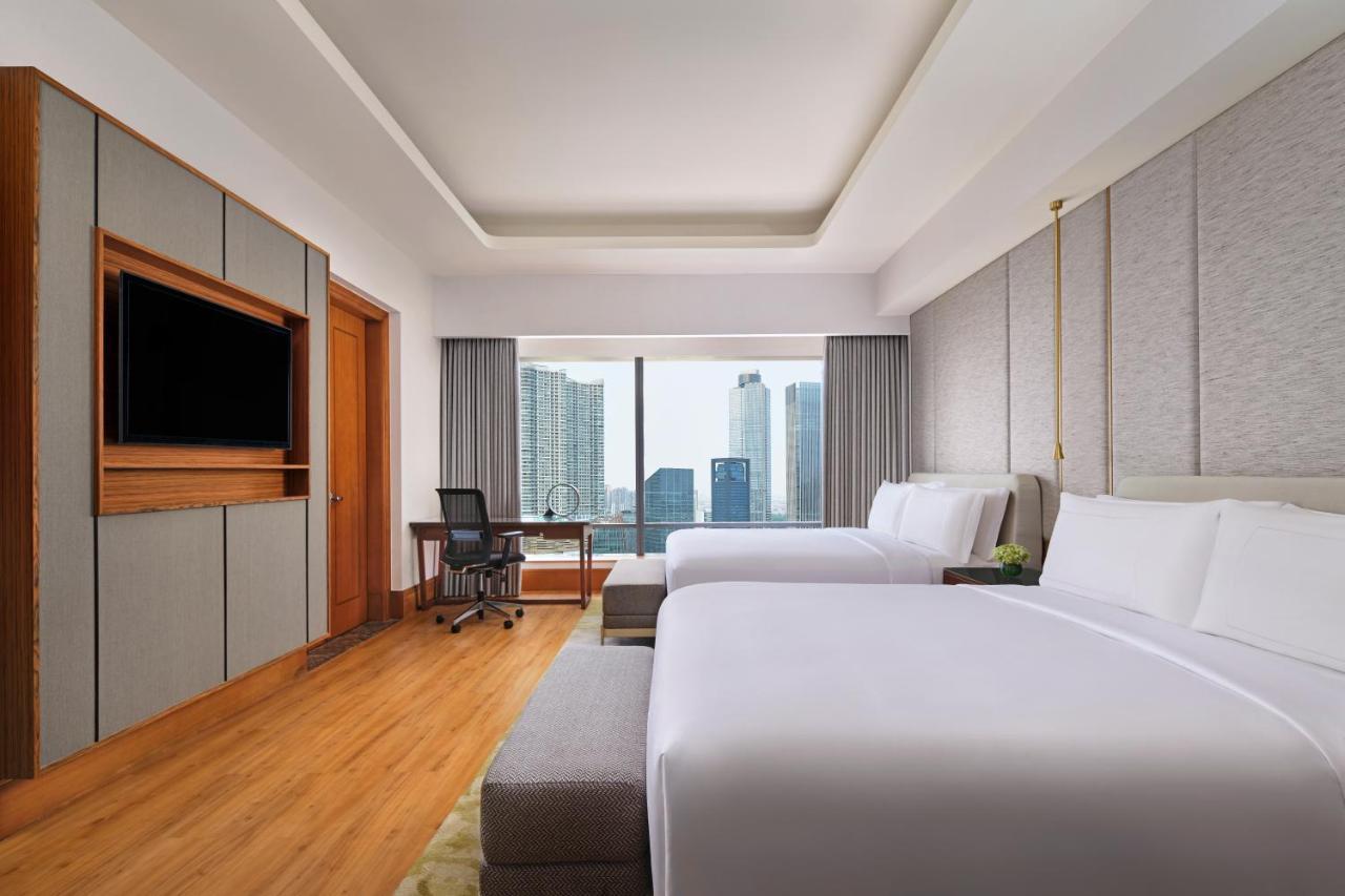 The Ritz-carlton Jakarta, Mega Kuningan Hotel 5*