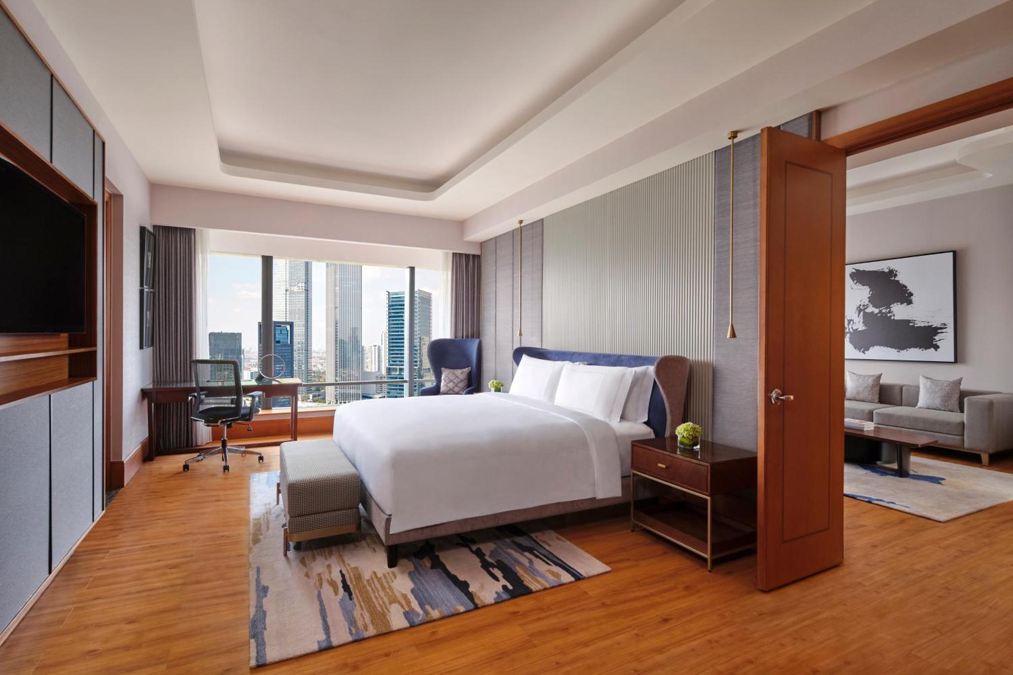 Hotel The Ritz-carlton Jakarta, Mega Kuningan 5*