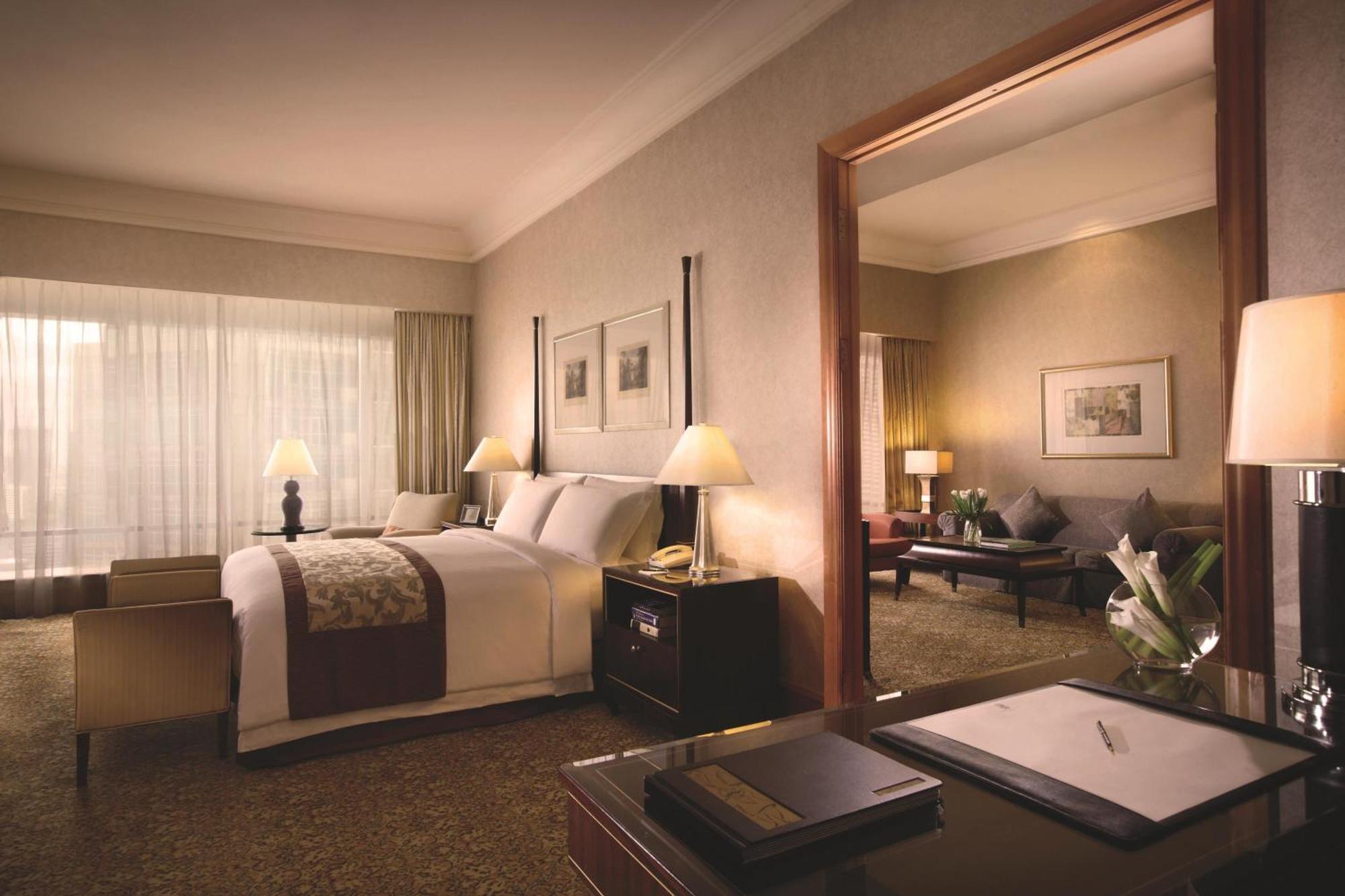 The Ritz-carlton Jakarta, Mega Kuningan Hotel 5*