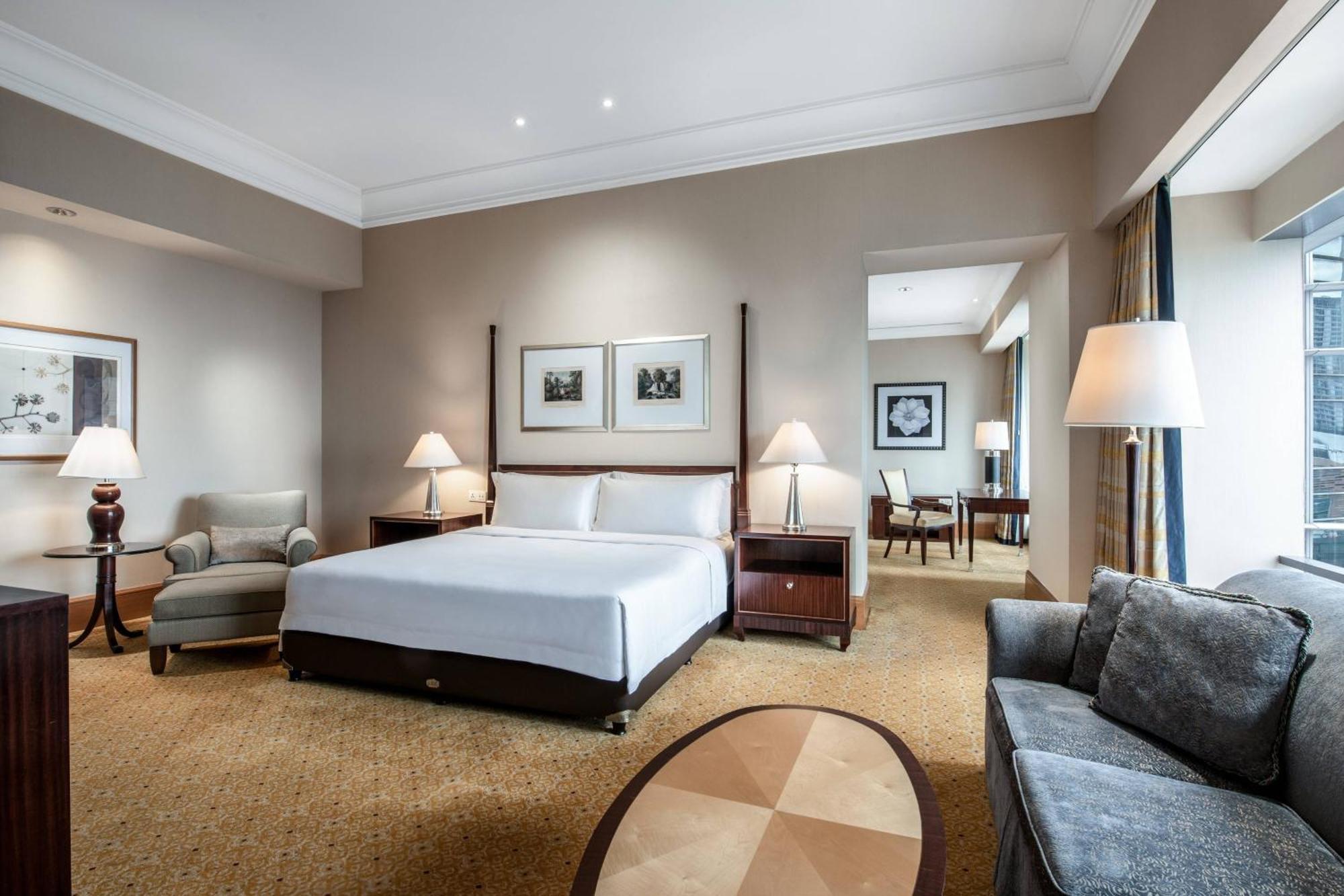 Hotel The Ritz-carlton Jakarta, Mega Kuningan 5*
