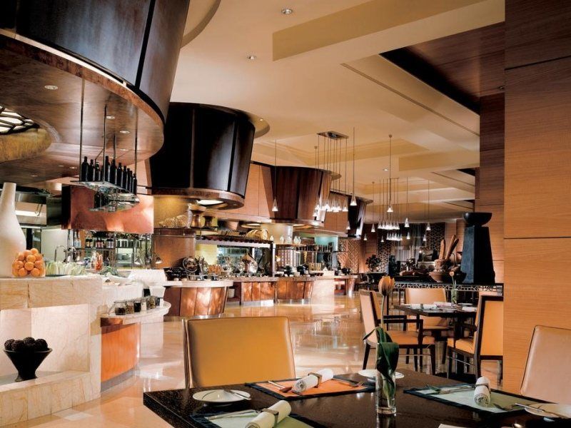 Hotel The Ritz-carlton Jakarta, Mega Kuningan 5*